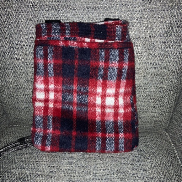 Last 1! NEW Kavu Plaid Crossbody In Americana - Picture 4 of 8